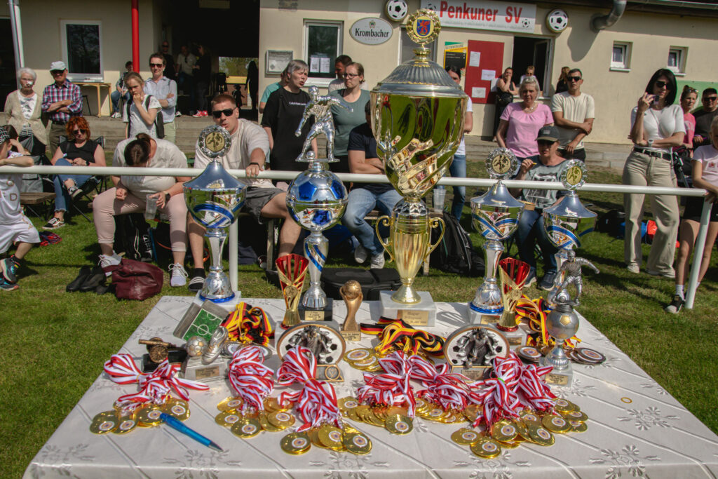 Deutsch-Polnisches Kinderfußballtunier Pokale